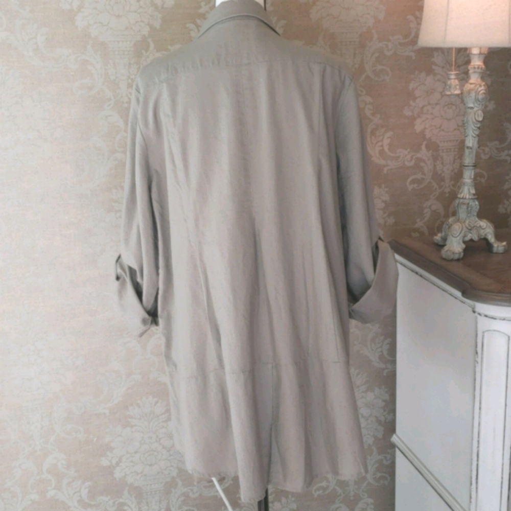 SIMPLY NOELLE LINEN TOP - Picture 3 of 7